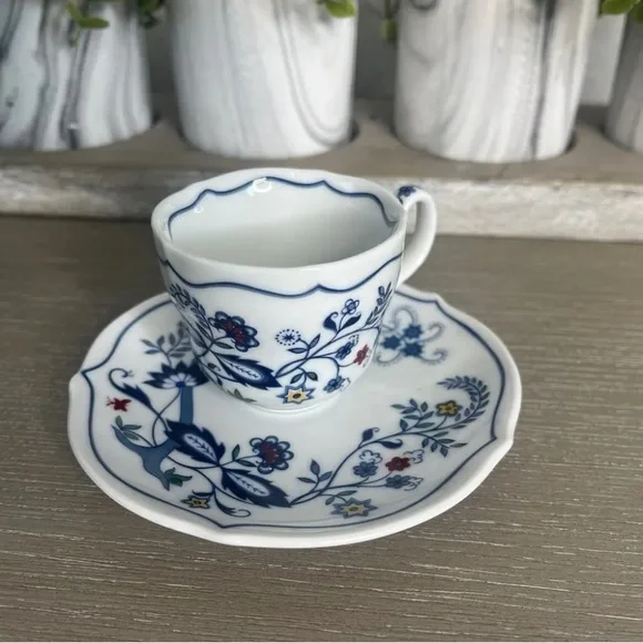 Vintage Avon European Tradition Coffee Cup & Saucer Collection The  Netherlands
